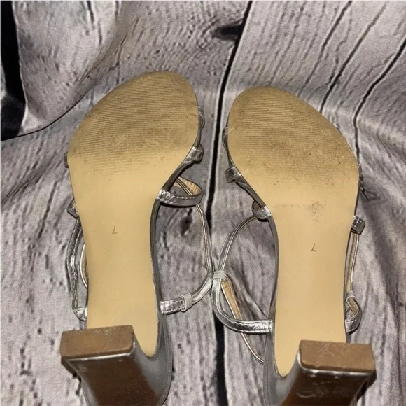 Badgley Mischa Women’s Heels Shoes Silver Metallic Strappy Open Toe Size 7 - Picture 5 of 6